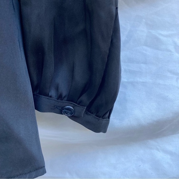 Daisy Fuentes Black Long Sleeve Blouse, Size Medium. - Picture 2 of 6